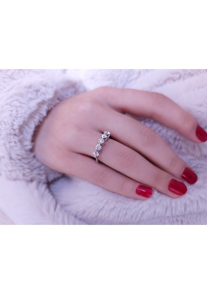 G Renk 0,91 Karat Pırlanta 5 Taş Yüzük 0423R0045