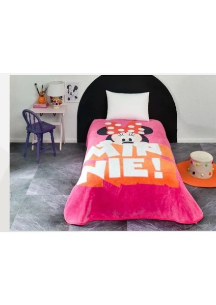 Yeni Sezon Lisanslı Minnie Mouse Pinky Classic Battaniye