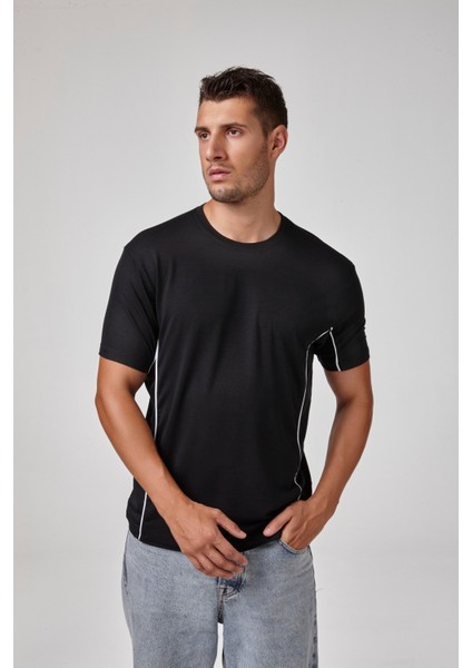 Erkek Kısa Kollu Çizgi Detaylı T-Shirt