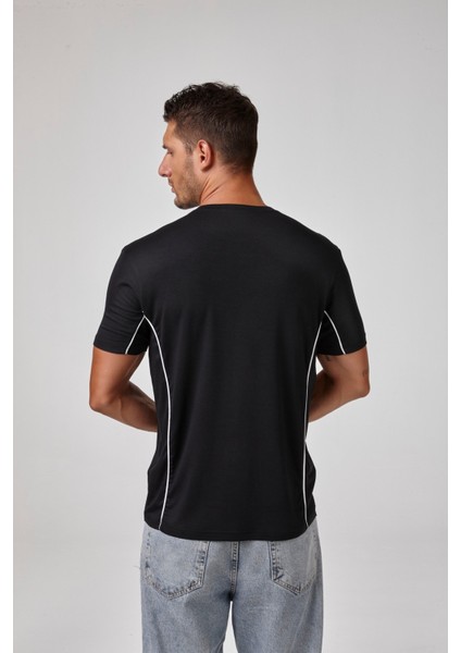 Erkek Kısa Kollu Çizgi Detaylı T-Shirt