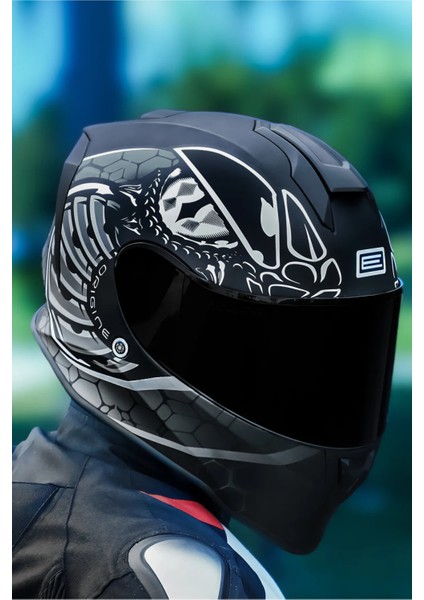 Dinamo Fighter Mat Siyah-Beyaz Kask