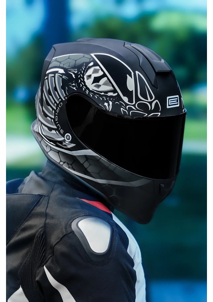 Dinamo Fighter Mat Siyah-Beyaz Kask modelleri