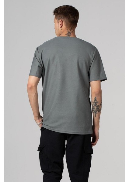 Erkek Açık Haki Relaxed Fit Cepli Bisiklet Yaka Pike T-Shirt fırsatları