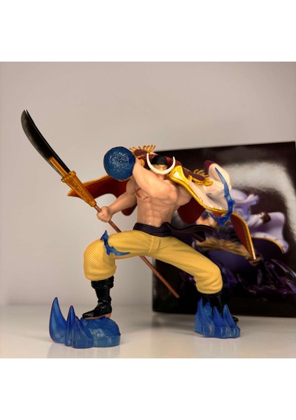 One Piece Savaş Beyaz Sakal Figure Yüksekliği 130MM (Yurt Dışından)