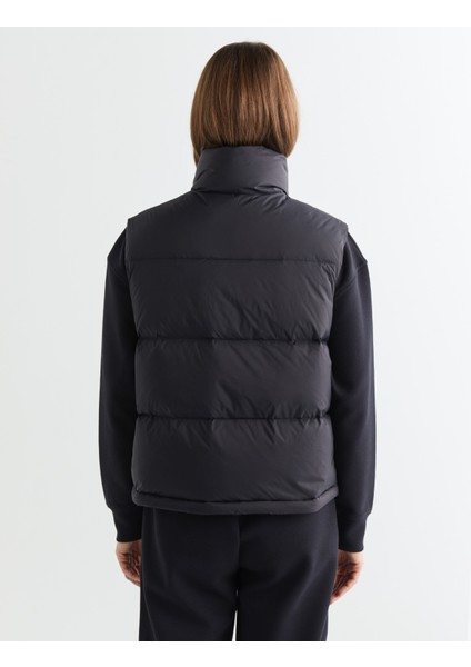 Kadın Siyah Relaxed Fit Fermuarlı Logolu Yelek 4700348.5 fiyatları