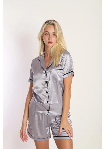 Sonsuz Şıklık Saten Şortlu Gömlek Yakalı Pijama Takımı modelleri