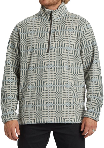 Boundary Mock Neck