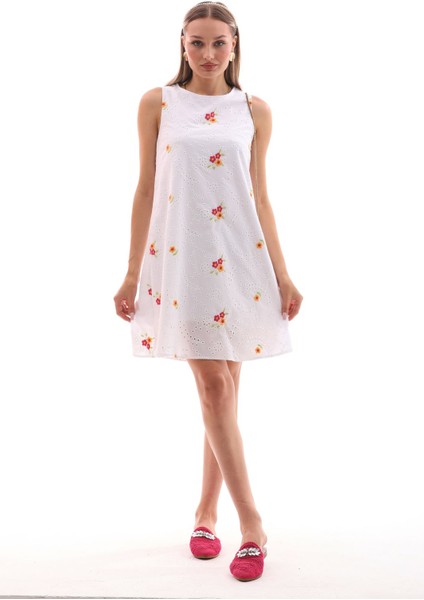 Çiçek Nakışlı Elbise fiyatları