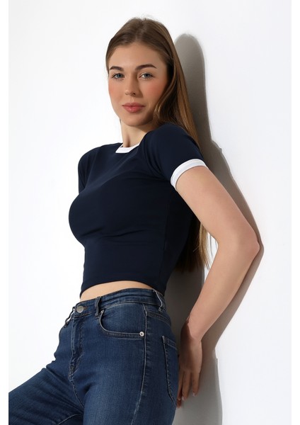 Penye Likralı Ribana Yakası ve Kol Ağzı Beyaz Biyeli Pamuklu T-Shirt 21832 Lacivert fiyatları