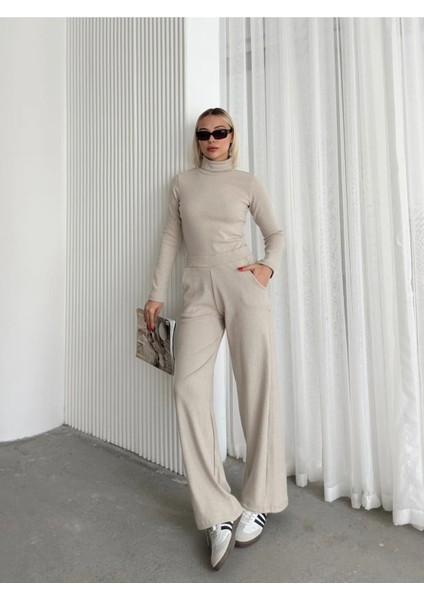 Kadın Boğazlı Yaka Rahat Kesim Alt Üst Takım