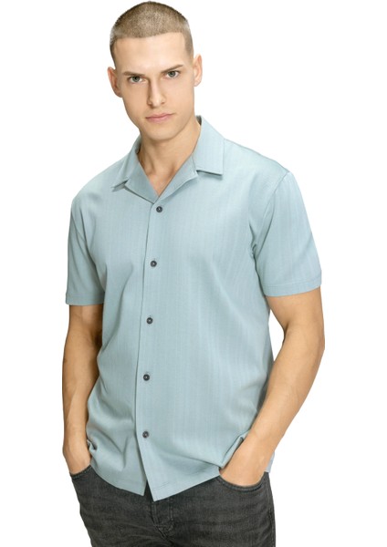 Desenli Apaş Yaka Gömlek