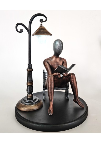 Bankta Kitap Okuyan Insan Figürü Büyük Boy Biblo (Bakır Profösör)