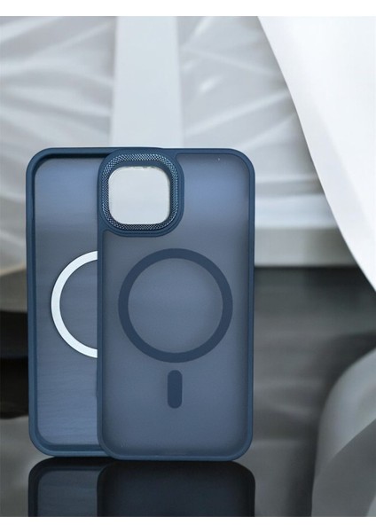 iPhone 15 Pro Max Magsefe Özellikli Mat Esnek Kenar Korumalı Kılıf