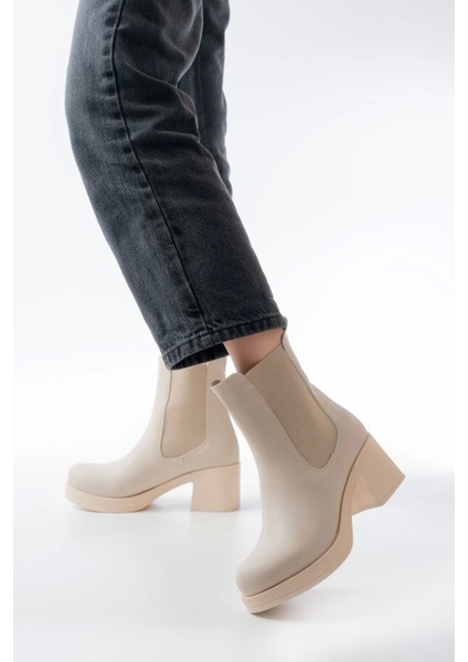 5109-3056 Bej Lastikli Fermuarlı Kalın Topuklu Günlük Kadın Bot