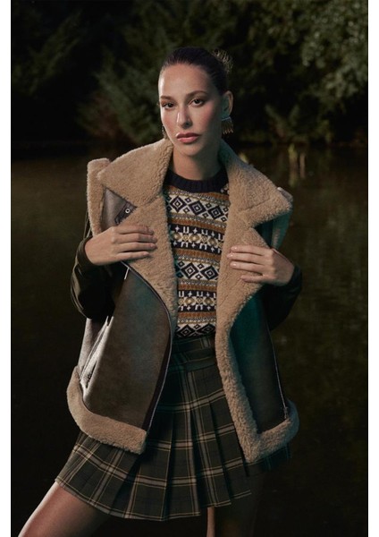 x Sima Tarkan - Suni Deri Biker Yelek Yakası Suni Kürk Detaylı Fermuarlı Cepli 5WAK20212EW