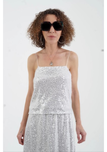 Gümüş Ip Askılı Pul Payetli Kısa Bluz modelleri