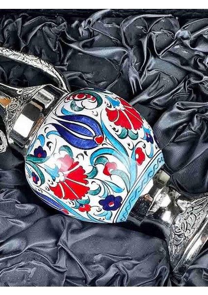 Çiçek Bahçesi Iznik Çini Ibrik ve Tabak modelleri