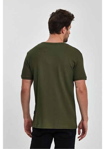 Erkek Regular Fit Bisiklet Yaka Waffal Dokuma T-Shirt fiyatları