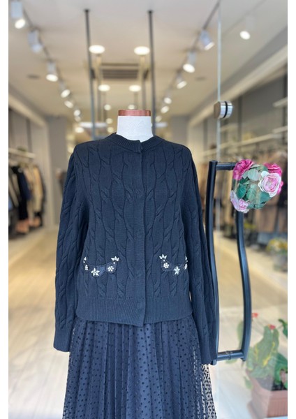 UW251043 Unıque Dantel Detaylı Triko Hırka fiyatları