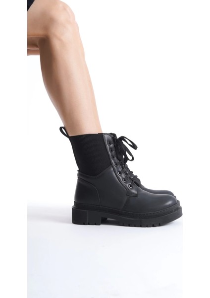 Bellance Kadın Lastikli Postal Bot Tırtıklı Taban Bağcıklı Siyah