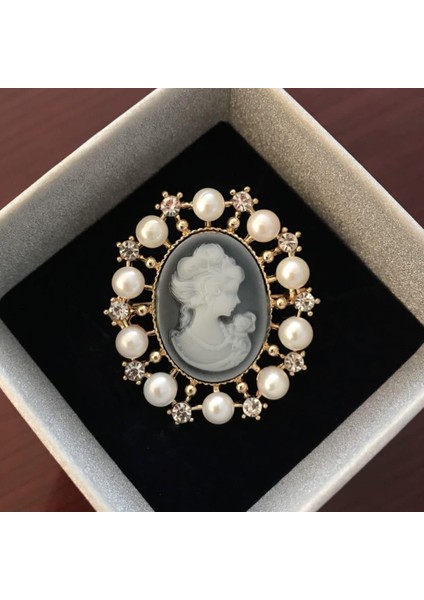 Vintage Comeo Incili Kristal Taşlı Broş