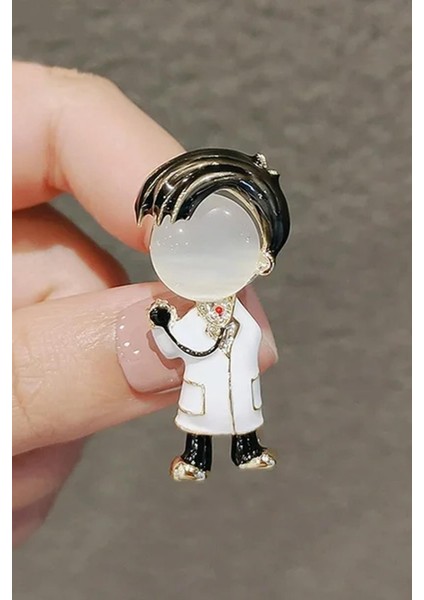 Erkek Doktor Karakterli Mineli Yaka Iğnesi Broş fiyatları