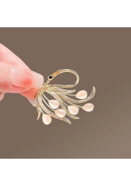 30 Zarif Kristal Kuğu Broş Moda Takı Taklidi Hayvan Broş Kadınlar Için Kübik Zirkon Giyim Takı Aksesuarları (Yurt Dışından) fiyatları