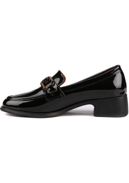 - Siyah Rugan Kadın Loafer modelleri