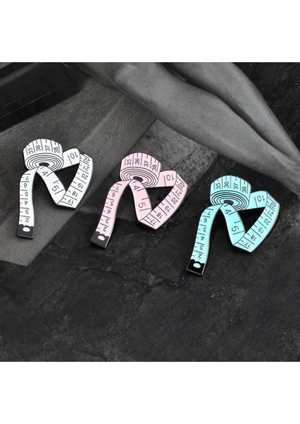 C1485 Karikatür Beyaz Pembe Mavi Cetvel Metal Emaye Rozeti Broş Kadın Giyim Sırt Çantası Moda Kişilik Simgesi Dekorasyon Hediye (Yurt Dışından) indirimleri