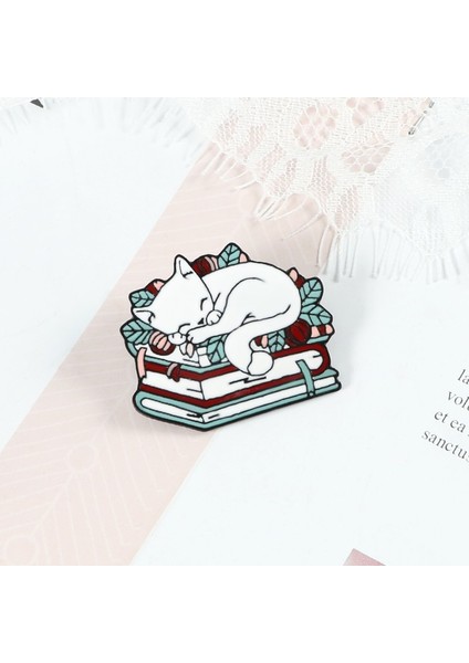 Sepetteki Kedi Kedi Okuma Kitabı Emaye Pin Karikatür Uyuyan Yavru Kedi Broş Sevimli Kitap Sevgilisi Hayvanlar Rozet Çanta Elbise Yaka Iğnesi Takı Hediyeler (Yurt Dışından) modelleri