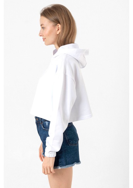 Blackpink Minimalist Beyaz Optik Kadın Crop Kapşonlu modelleri