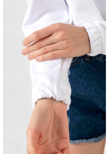 Mr Beast Kanji Beyaz Optik Kadın Crop Kapşonlu indirimleri