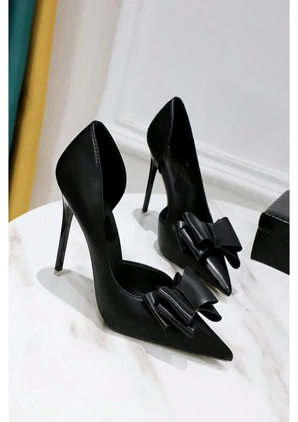 Kadın Siyah Tokalı Cilt 8cm Ince Şeffaf Kapak Topuklu Stiletto Ayakkabı