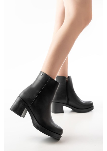 5109-3022 Siyah Fermuarlı Kalın Topuklu Günlük Kadın Bot