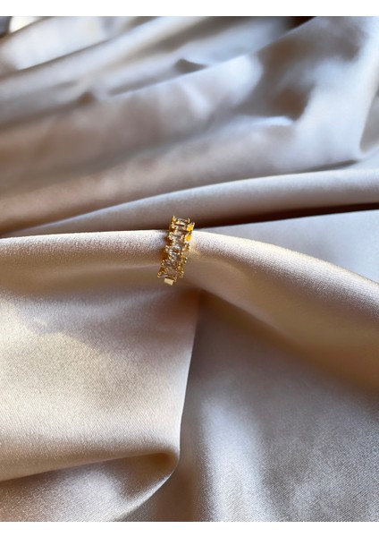 Zirkon Taşlı Zümrüt Kesim Gold Çelik Yüzük