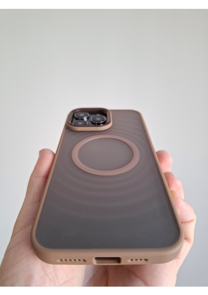 iPhone 16 Pro Max Uyumlu Magsafe Şarj Özellikli Kamera Koruma Çıkıntılı Çöl Titanyum Renk Mat Kılıf indirimleri
