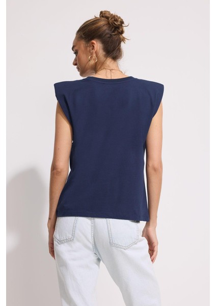 Omuz Vatkalı Kolsuz T-Shirt fırsatları