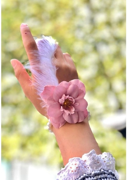 Bride To Be Nedime Gelin Bilekliği Tüy ve Inci Boncuk Detaylı Pembe Renkli Bekarlığa Veda Partisi Bilekliği 10 Adet (K0)