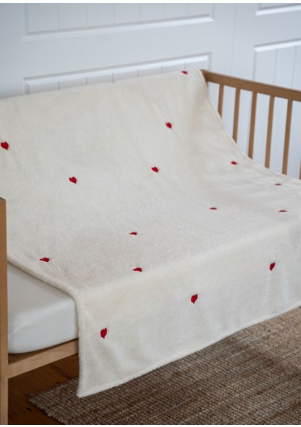 Wellsoft Peluş Pamuklu 100X110 Ekru Kalp Nakışlı Bebek Battaniyesi modelleri