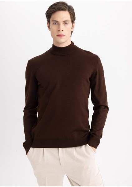 Erkek Kahverengi Slim Fit Dar Kesim Basic Düz Akrilik Kazak B7851AXNS