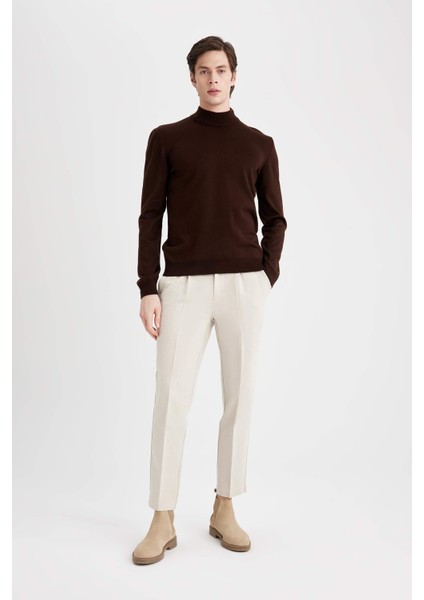Erkek Kahverengi Slim Fit Dar Kesim Basic Düz Akrilik Kazak B7851AXNS