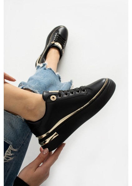 Kadın Siyah S. Sade ve Şık Tasarım Spor Ayakkabı fiyatları