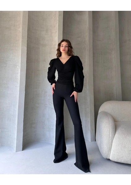 Defile V Yaka Drape Detaylı Crep Bluz