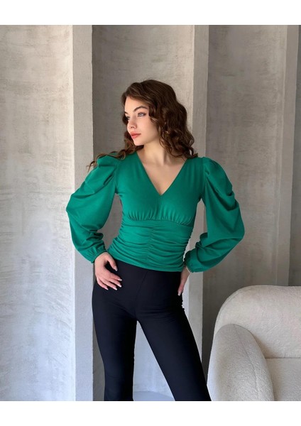 Defile V Yaka Drape Detaylı Crep Bluz