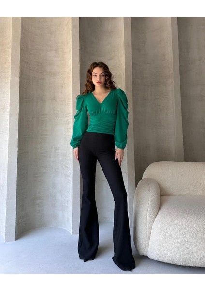 Defile V Yaka Drape Detaylı Crep Bluz