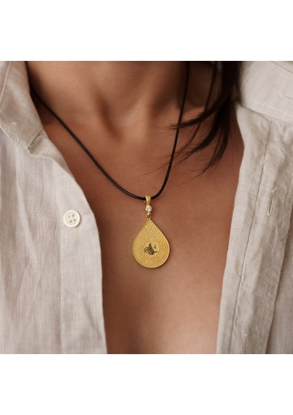 Orta Boy Otantik Damla Tuğra Altın Kolye Ucu modelleri