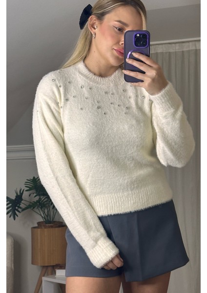 Gümüş Işleme Detaylı Ekru Yumoş Kazak fiyatları