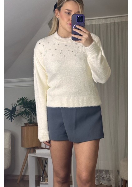 Gümüş Işleme Detaylı Ekru Yumoş Kazak fırsatları