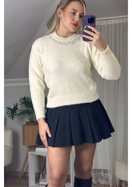 Yaka Gümüş Işleme Detaylı Ekru Yumoş Kazak fiyatları