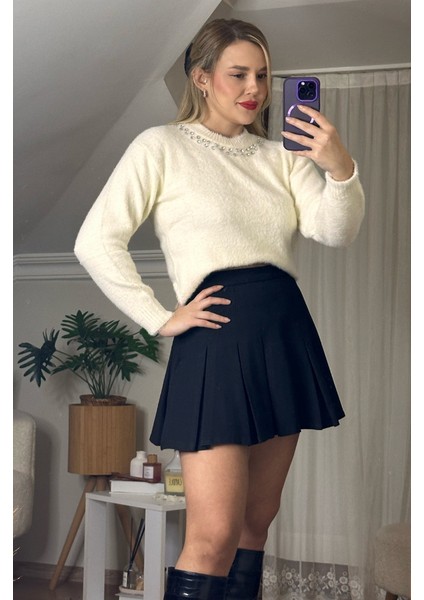 Yaka Gümüş Işleme Detaylı Ekru Yumoş Kazak fırsatları